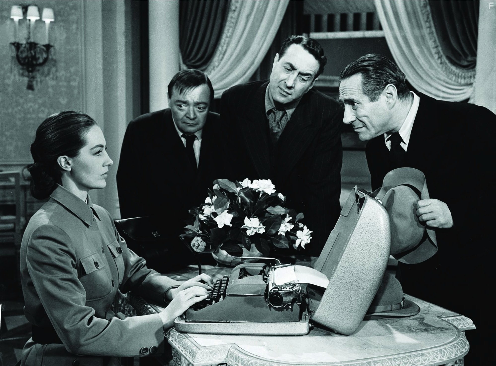 Peter Lorre and Cyd Charisse in Шелковые чулки (1957)