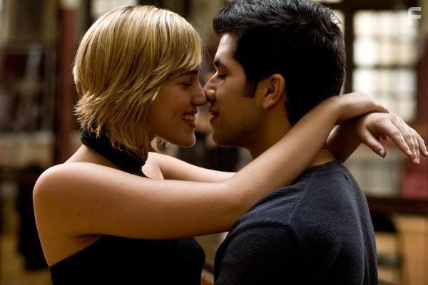 Walter Perez and Kherington Payne in Слава (2009)