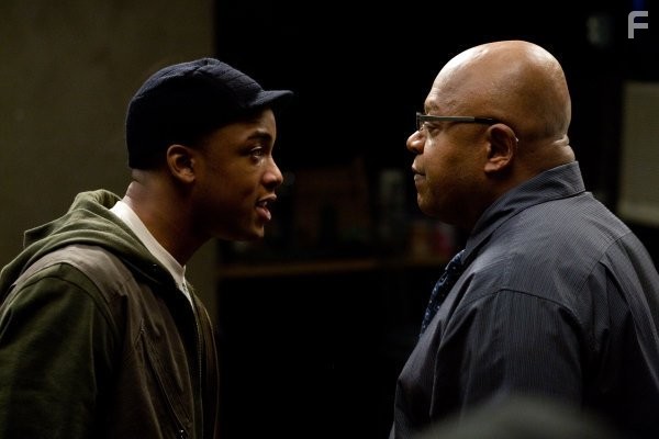 Charles S. Dutton and Collins Pennie in Слава (2009)