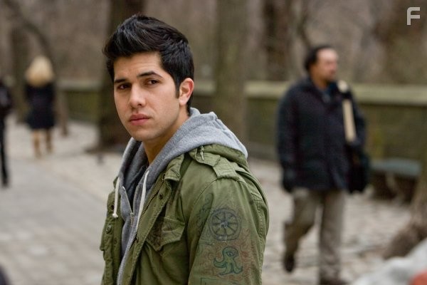 Walter Perez in Слава (2009)