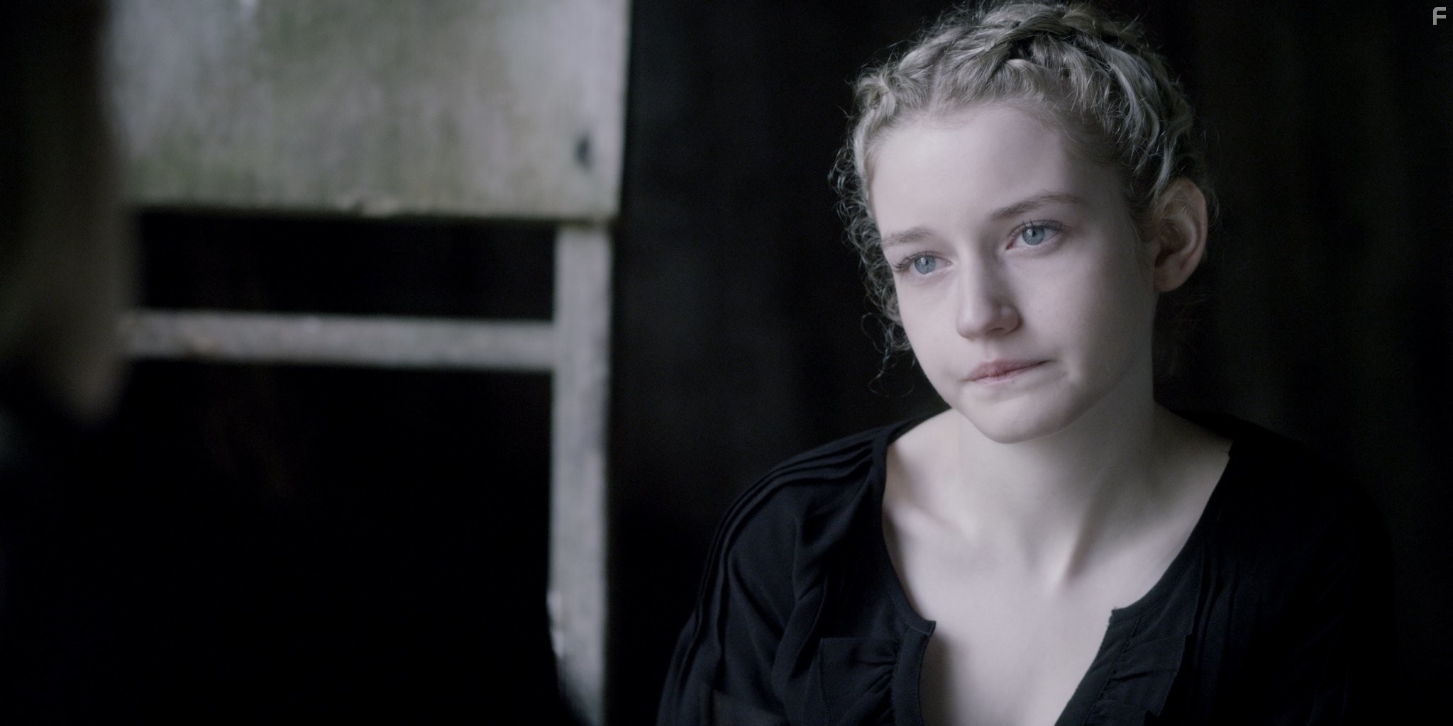 Julia Garner in Мы такие, какие есть (2013)