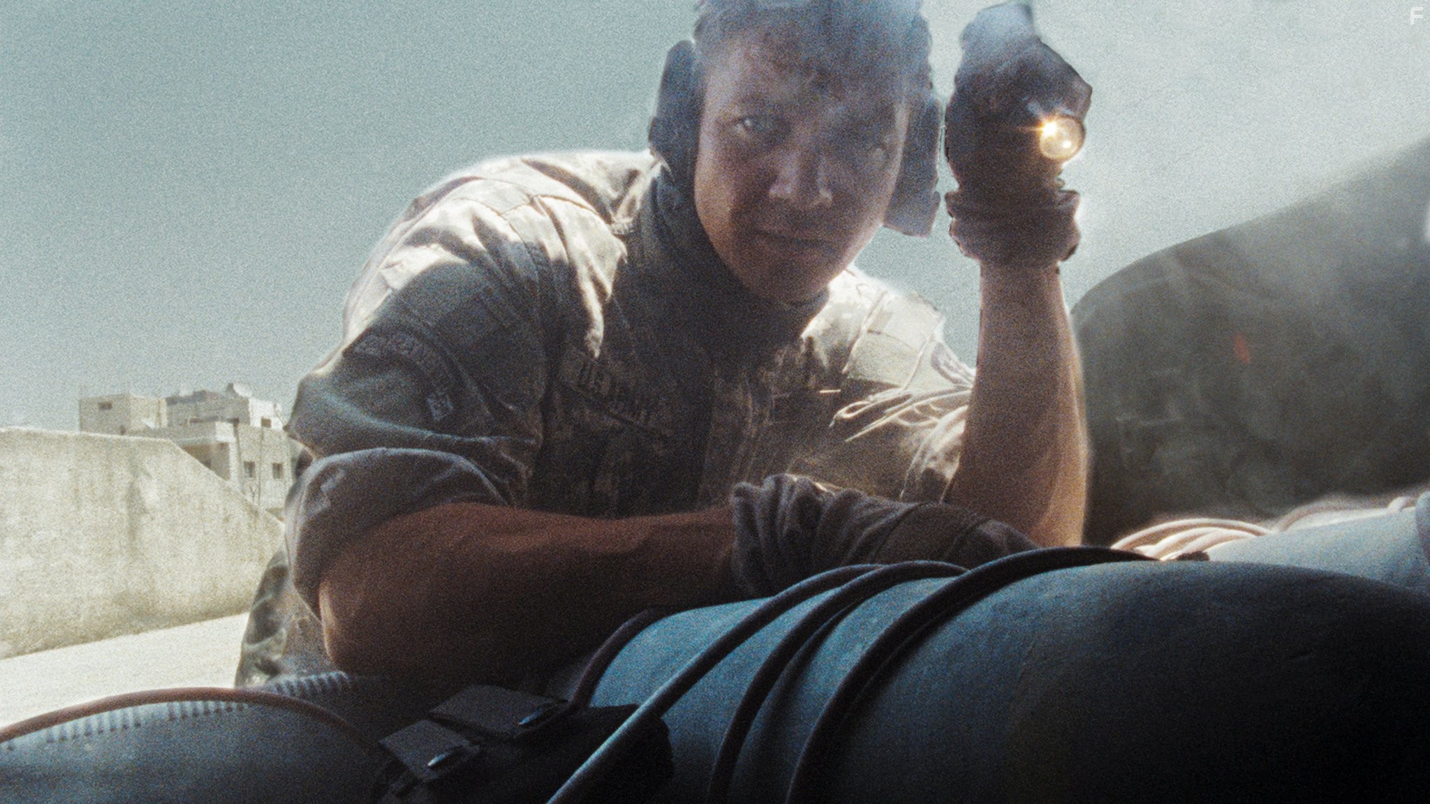 Jeremy Renner in Повелитель бури (2008)