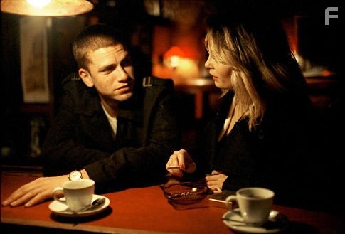 Maria Bonnevie and Nikolaj Lie Kaas in Реконструкция (2003)