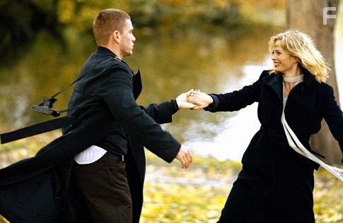 Maria Bonnevie and Nikolaj Lie Kaas in Реконструкция (2003)