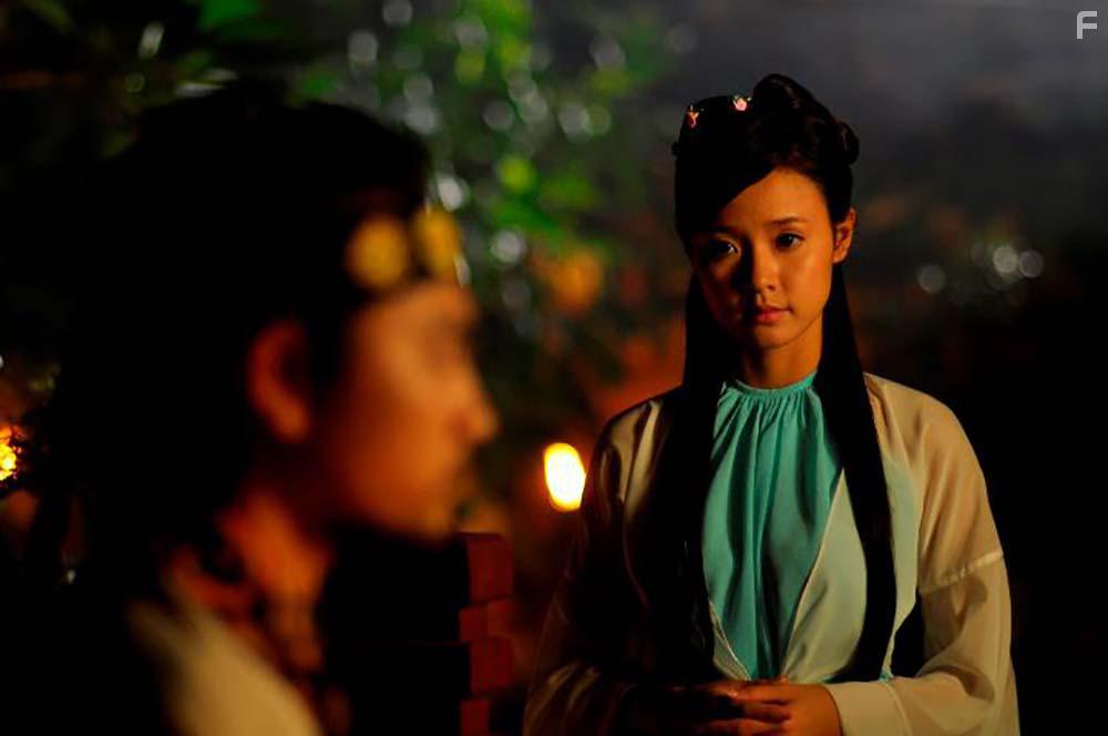 Huynh Dong and Midu in Thin menh anh hng (2012)
