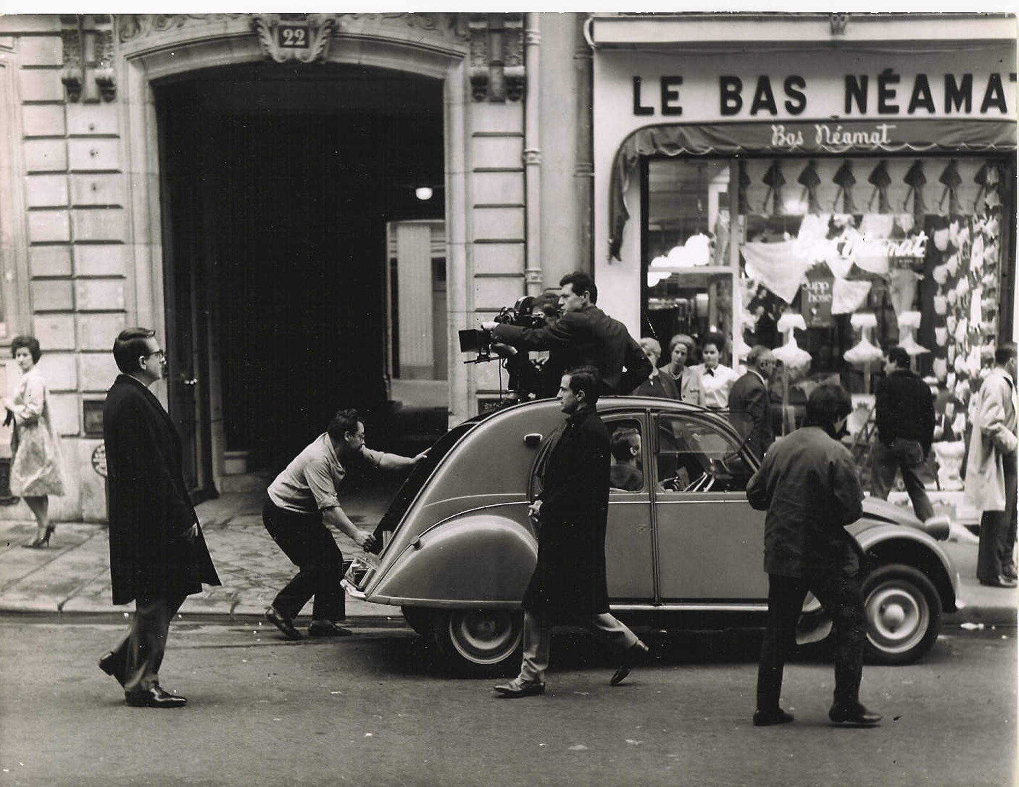 Fran?ois Truffaut and Jean Desailly in Нежная кожа (1964)