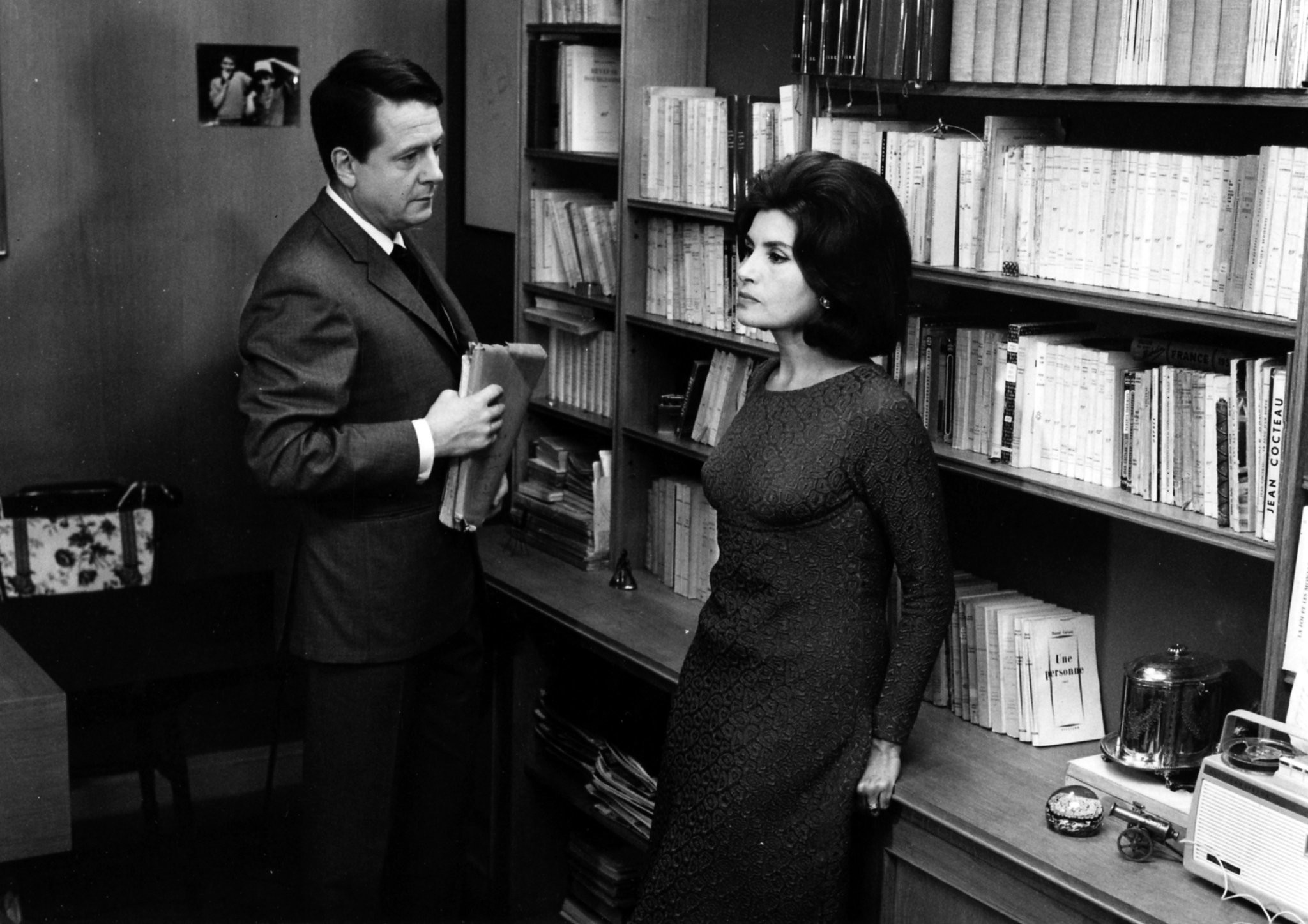 Nelly Benedetti and Jean Desailly in Нежная кожа (1964)