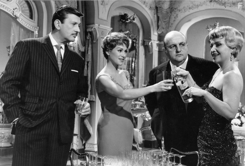 Bernard Blier, Martine Carol, and Ginette Leclerc in Le cave se rebiffe (1961)
