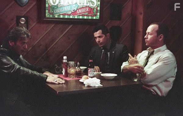 Robert De Niro, John Leguizamo, and Donnie Wahlberg in Право на убийство (2008)