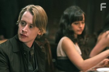 Macaulay Culkin and Allison Miller in Короли (2009)