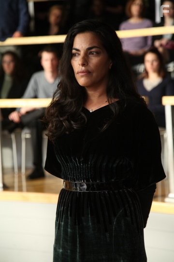 Sarita Choudhury in Короли (2009)