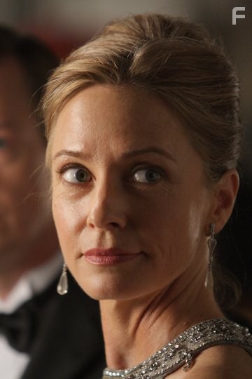 Susanna Thompson in Короли (2009)