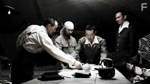 Tsuyoshi Ihara, Ken Watanabe, and Hiroshi Watanabe in Письма с Иводзимы (2006)