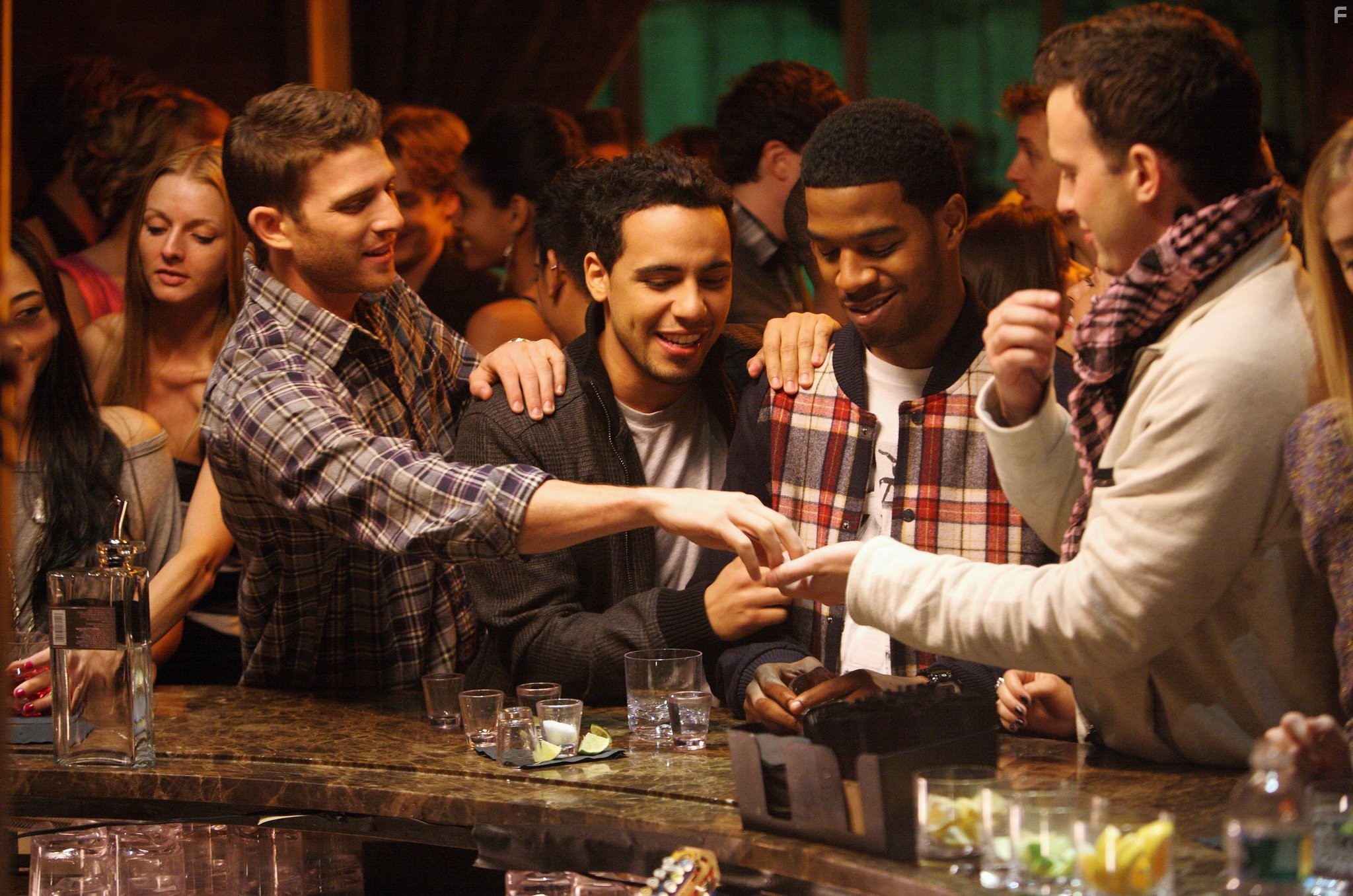 Victor Rasuk, Eddie Kaye Thomas, Bryan Greenberg, and Scott Mescudi in Как добиться успеха в Америке (2010)