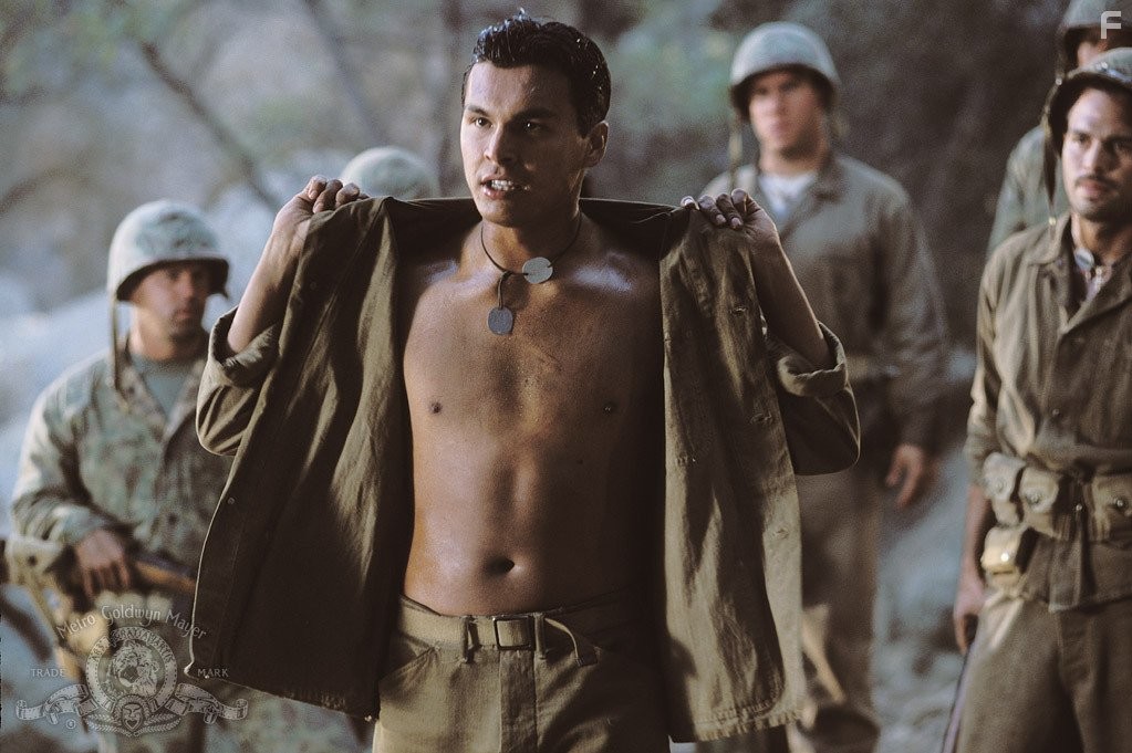 Adam Beach in Говорящие с ветром (2002)