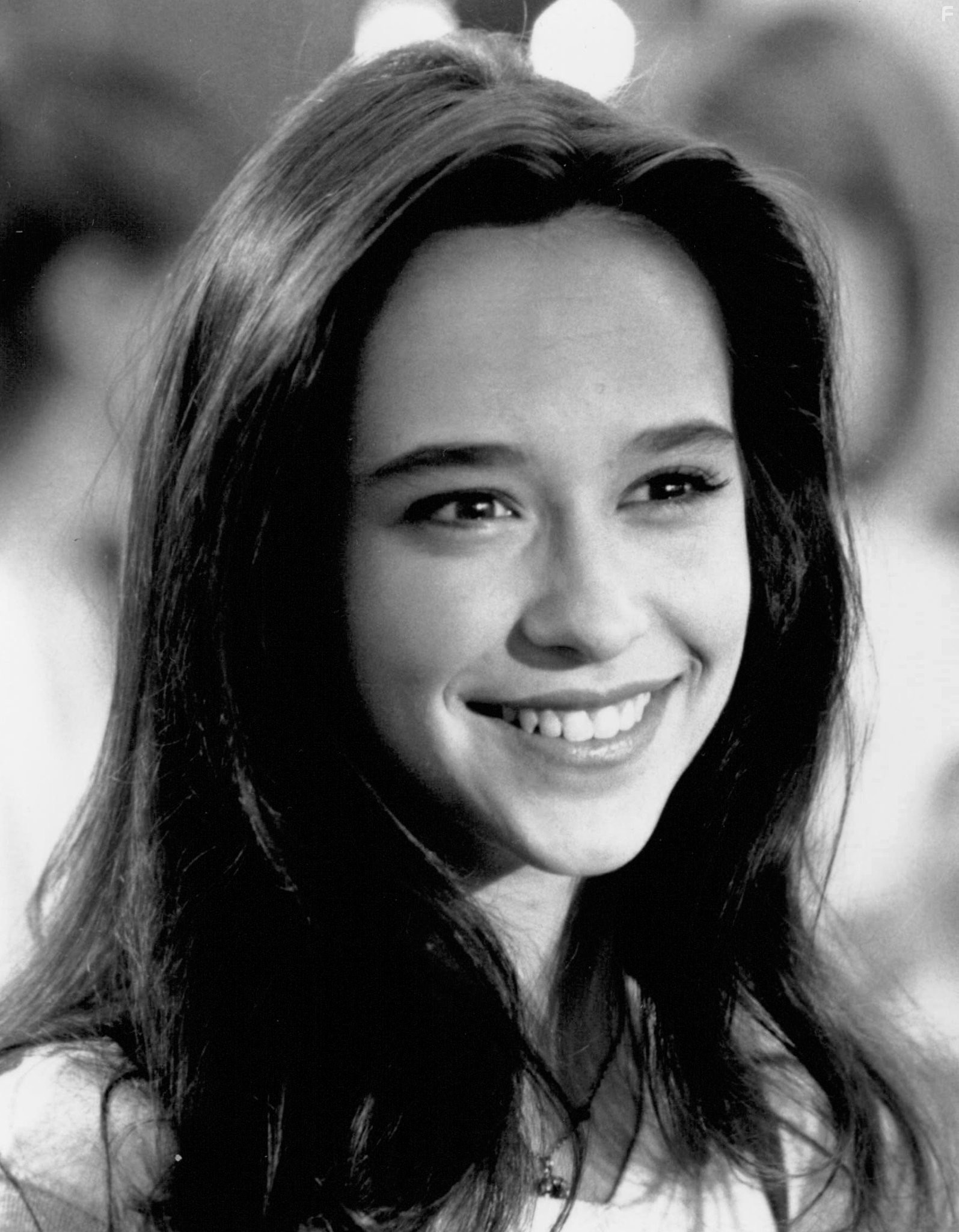 Jennifer Love Hewitt in Домашний арест (1996)