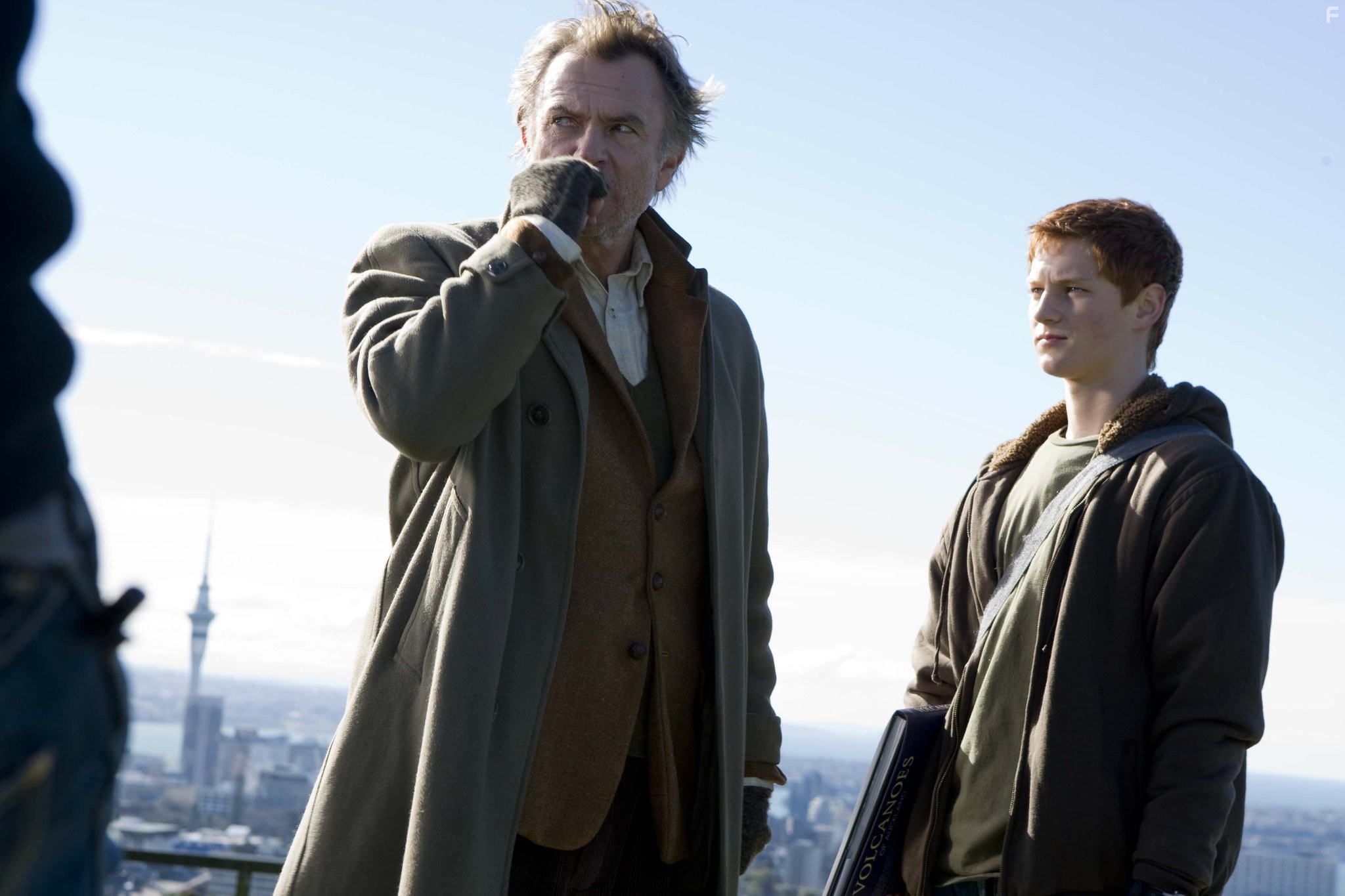 Sam Neill and Tom Cameron in Хранители огня (2009)