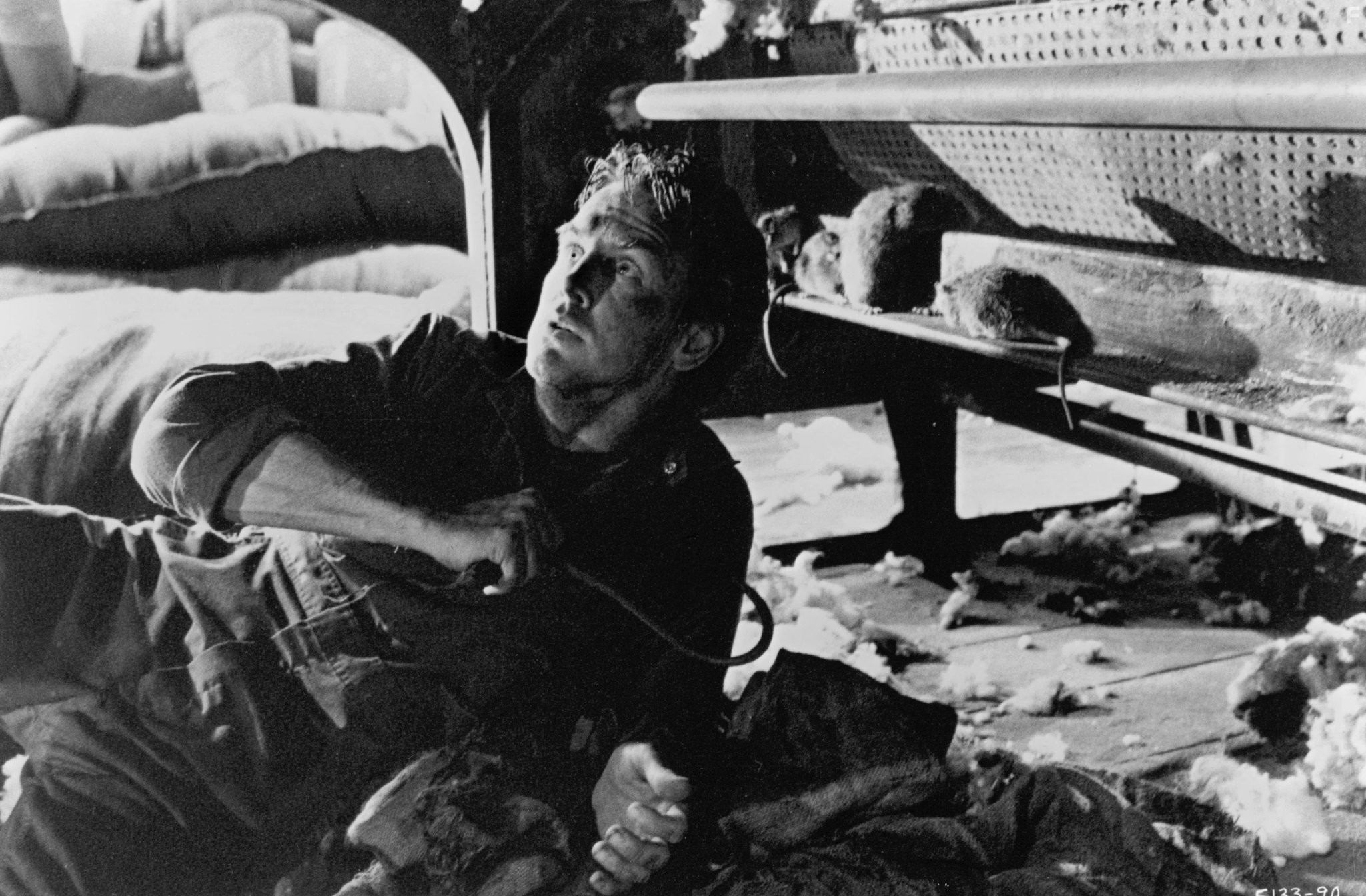 Brad Dourif and Andrew Divoff in Ночная смена (1990)