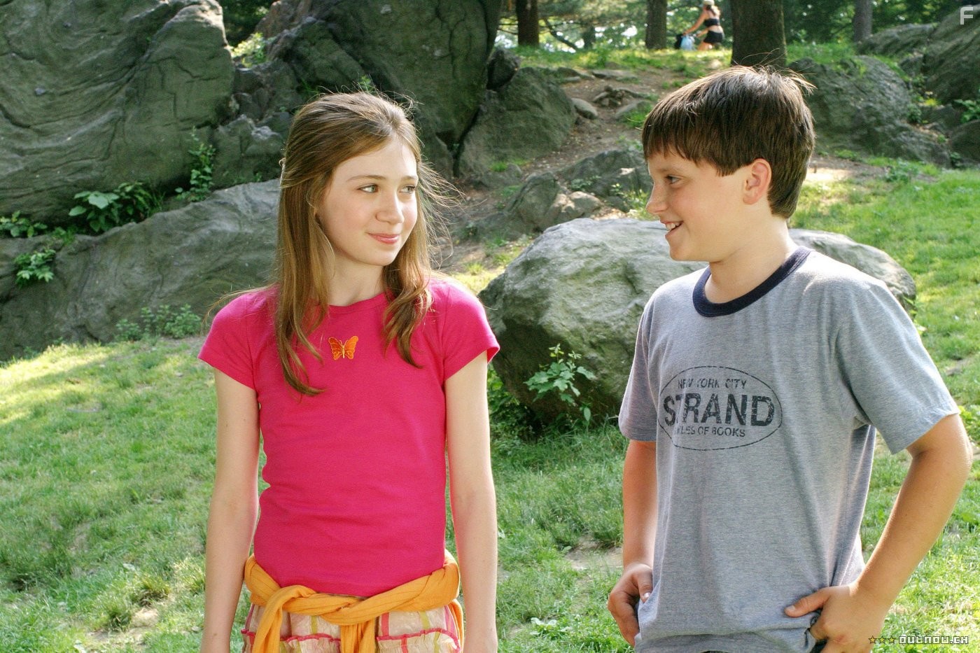 Josh Hutcherson and Charlie Ray in Маленький Манхэттен (2005)