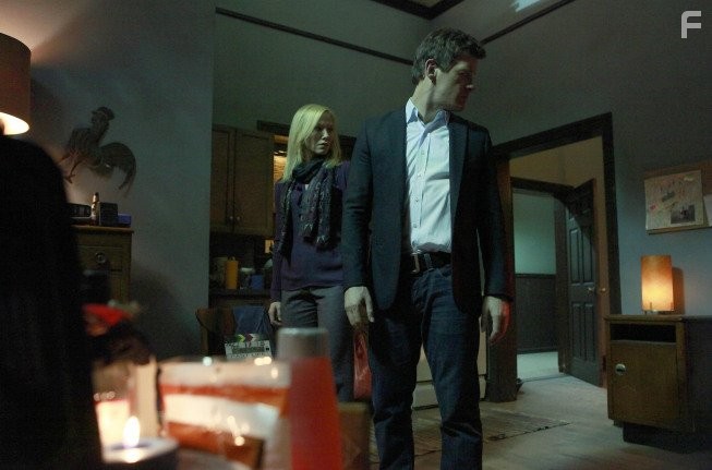 Nic Bishop and Kelli Giddish in Past Life (2010)