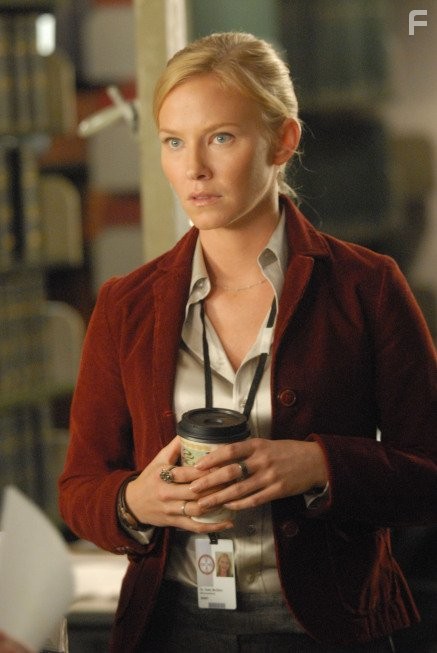 Kelli Giddish in Past Life (2010)
