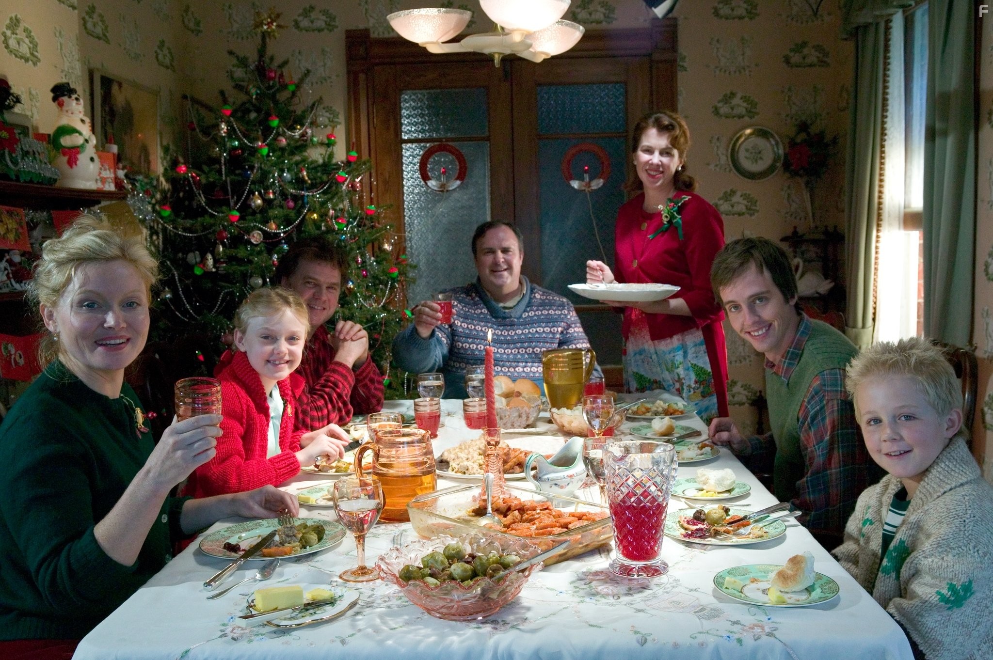 Kevin Anderson, Gary Basaraba, Essie Davis, Siobhan Fallon Hogan, Dakota Fanning, Nate Mooney, and Louis Corbett in Паутина Шарлотты (2006)