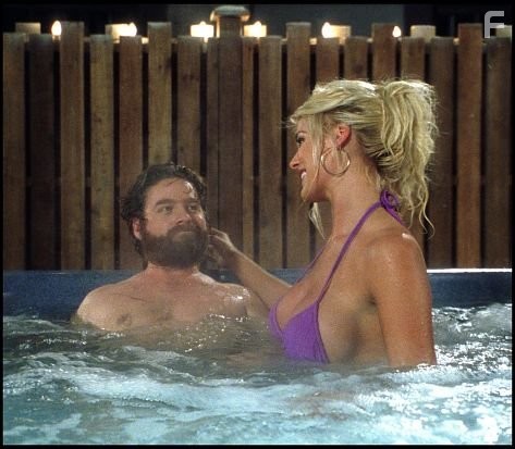 Victoria Silvstedt and Zach Galifianakis in Отмороженные (2001)