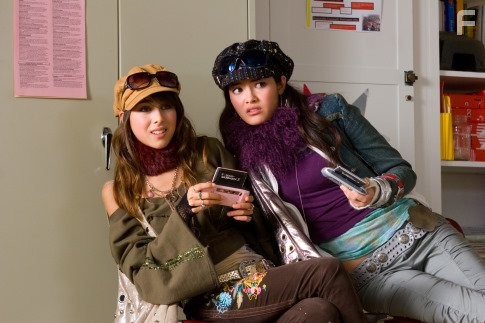 Daniella Monet and Kelly Vitz in Нэнси Дрю (2007)