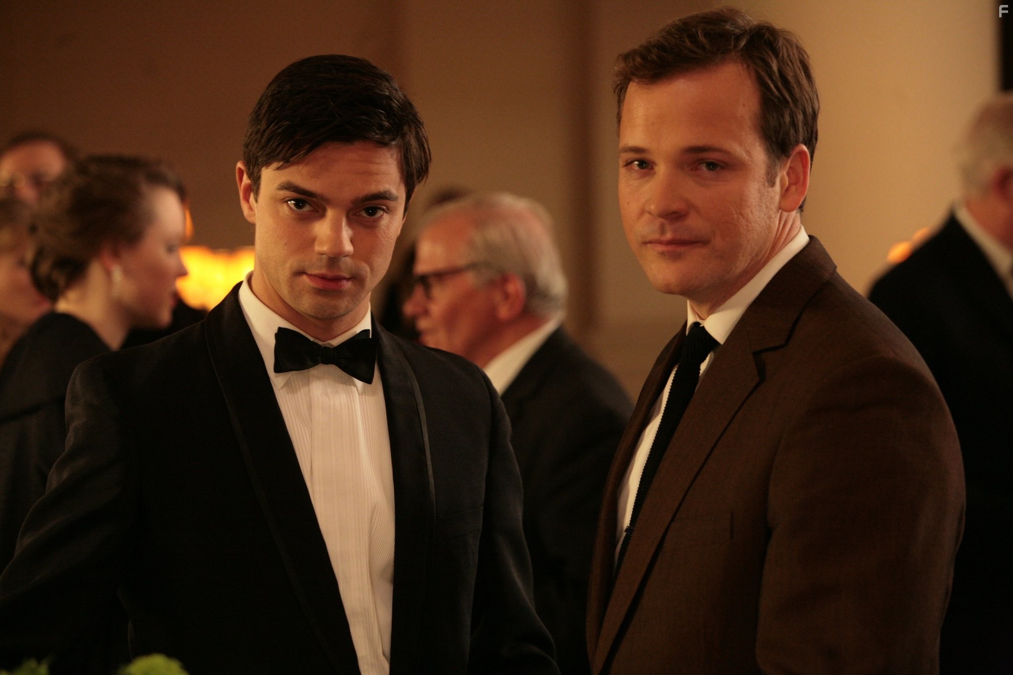 Peter Sarsgaard and Dominic Cooper in Воспитание чувств (2009)
