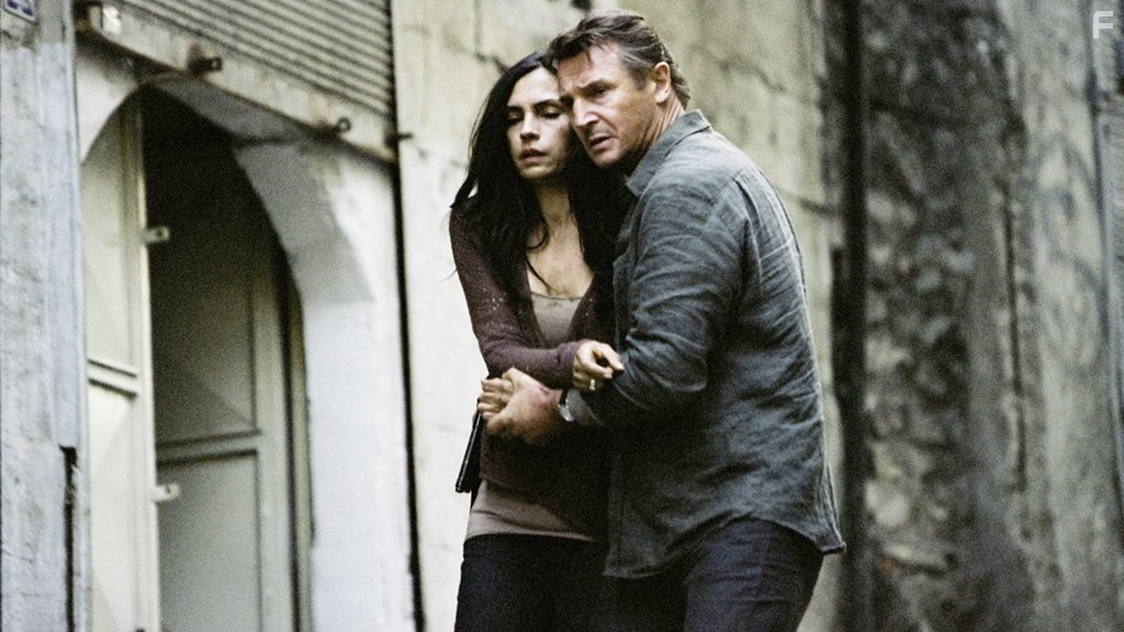 Famke Janssen and Liam Neeson in Заложница 2 (2012)