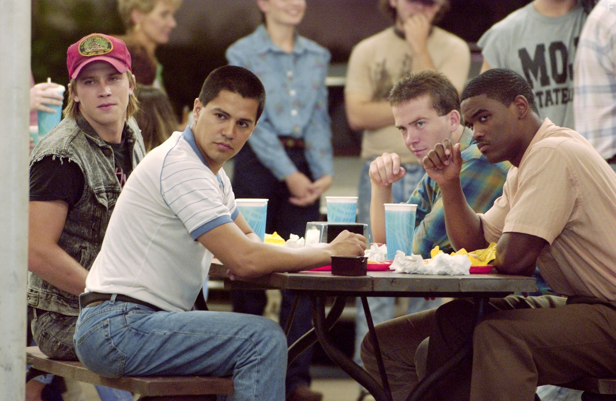 Lucas Black, Jay Hernandez, Garrett Hedlund, and Lee Jackson in В лучах славы (2004)