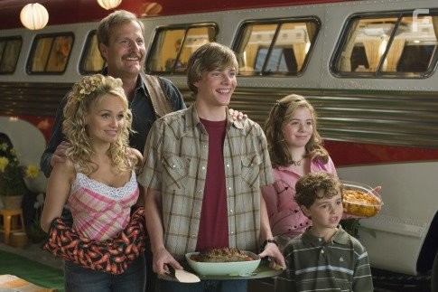 Jeff Daniels and Kristin Chenoweth in Дурдом на колесах (2006)