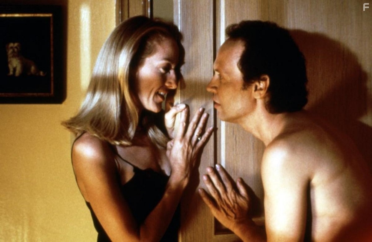 Billy Crystal and Patricia Wettig in Городские пижоны 2: Легенда о золоте Кёрли (1994)