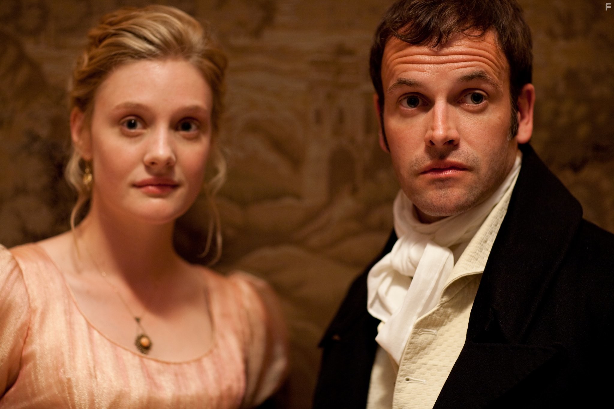 Jonny Lee Miller and Romola Garai in Эмма (2009)