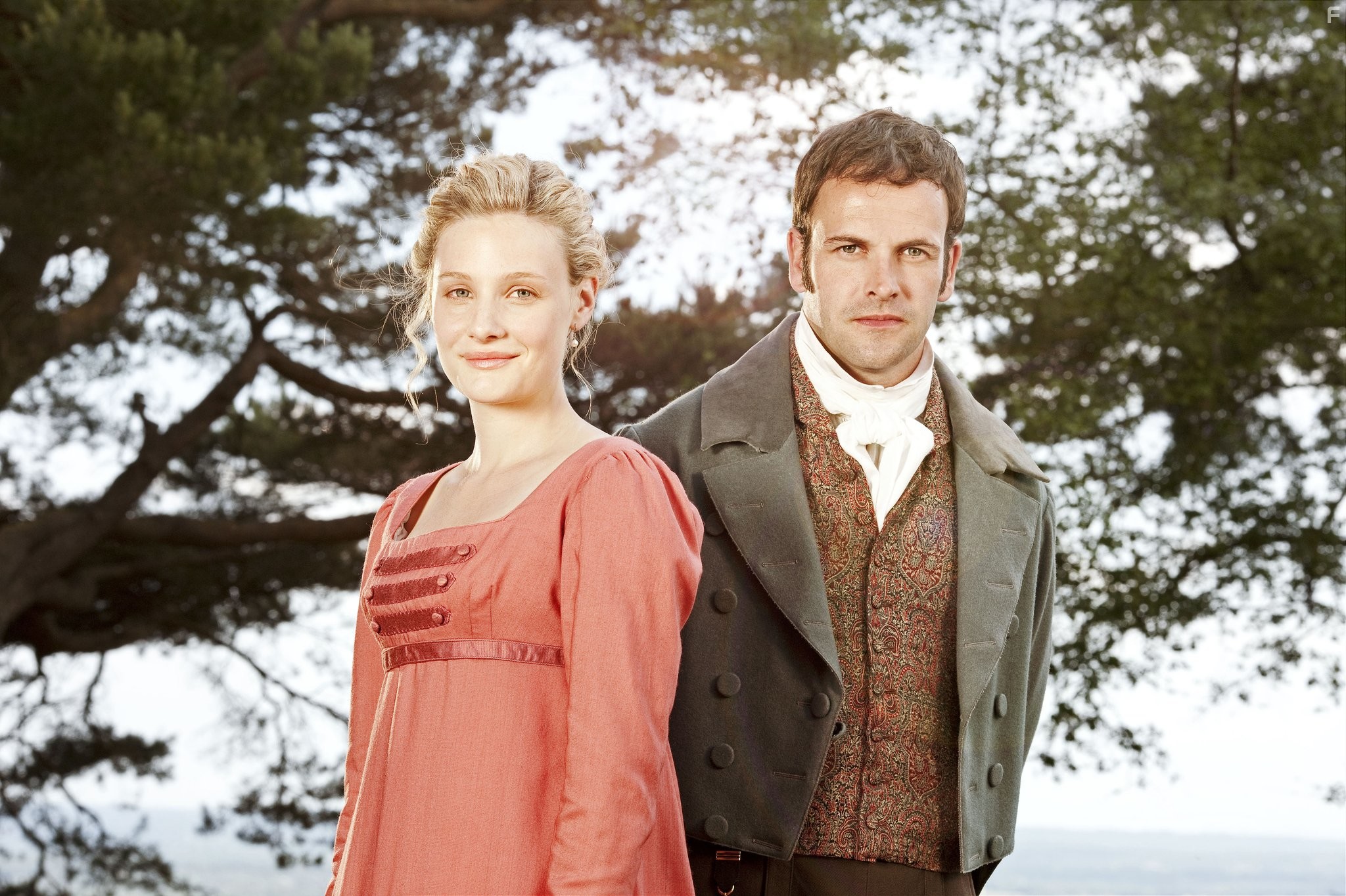 Jonny Lee Miller and Romola Garai in Эмма (2009)
