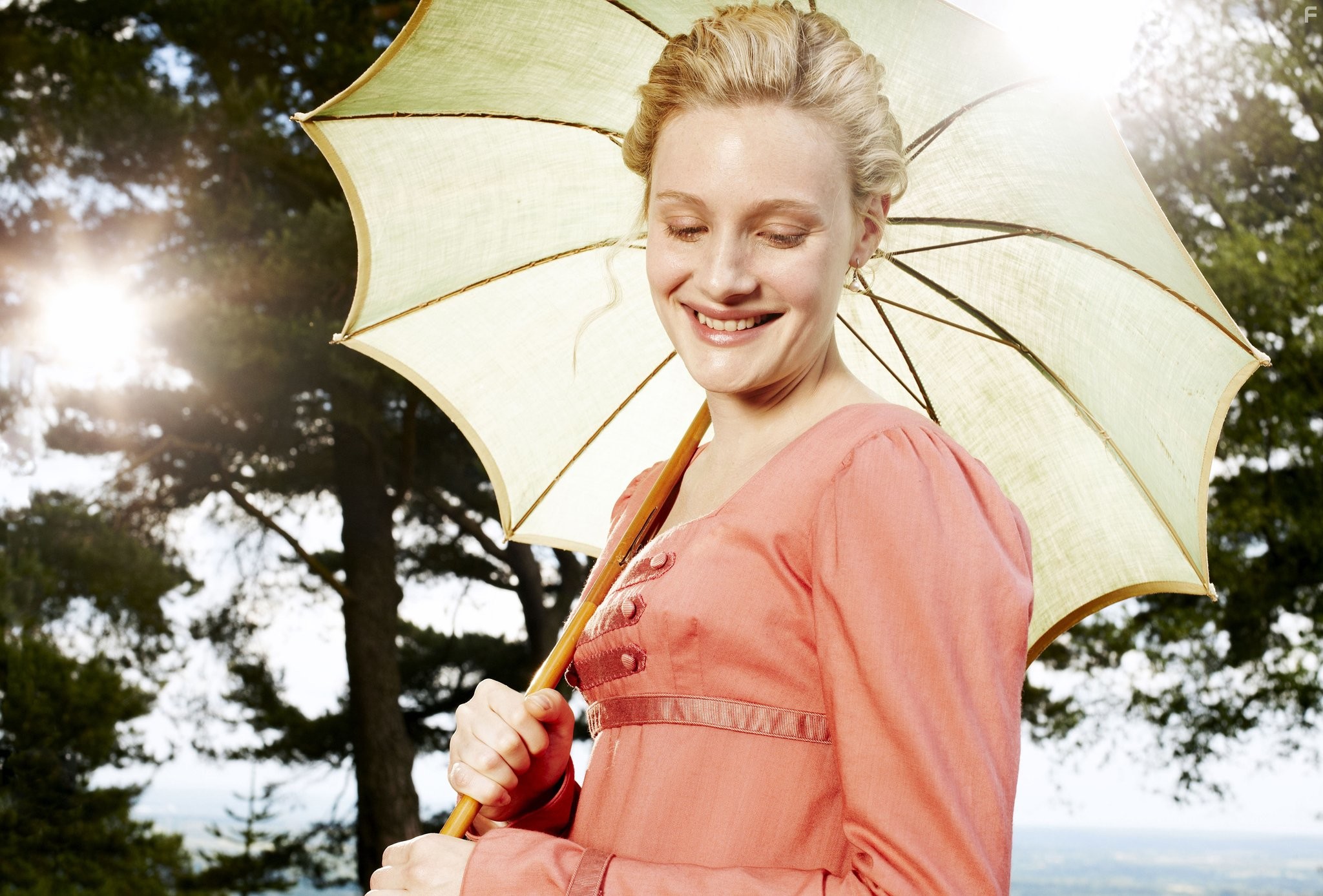 Romola Garai in Эмма (2009)