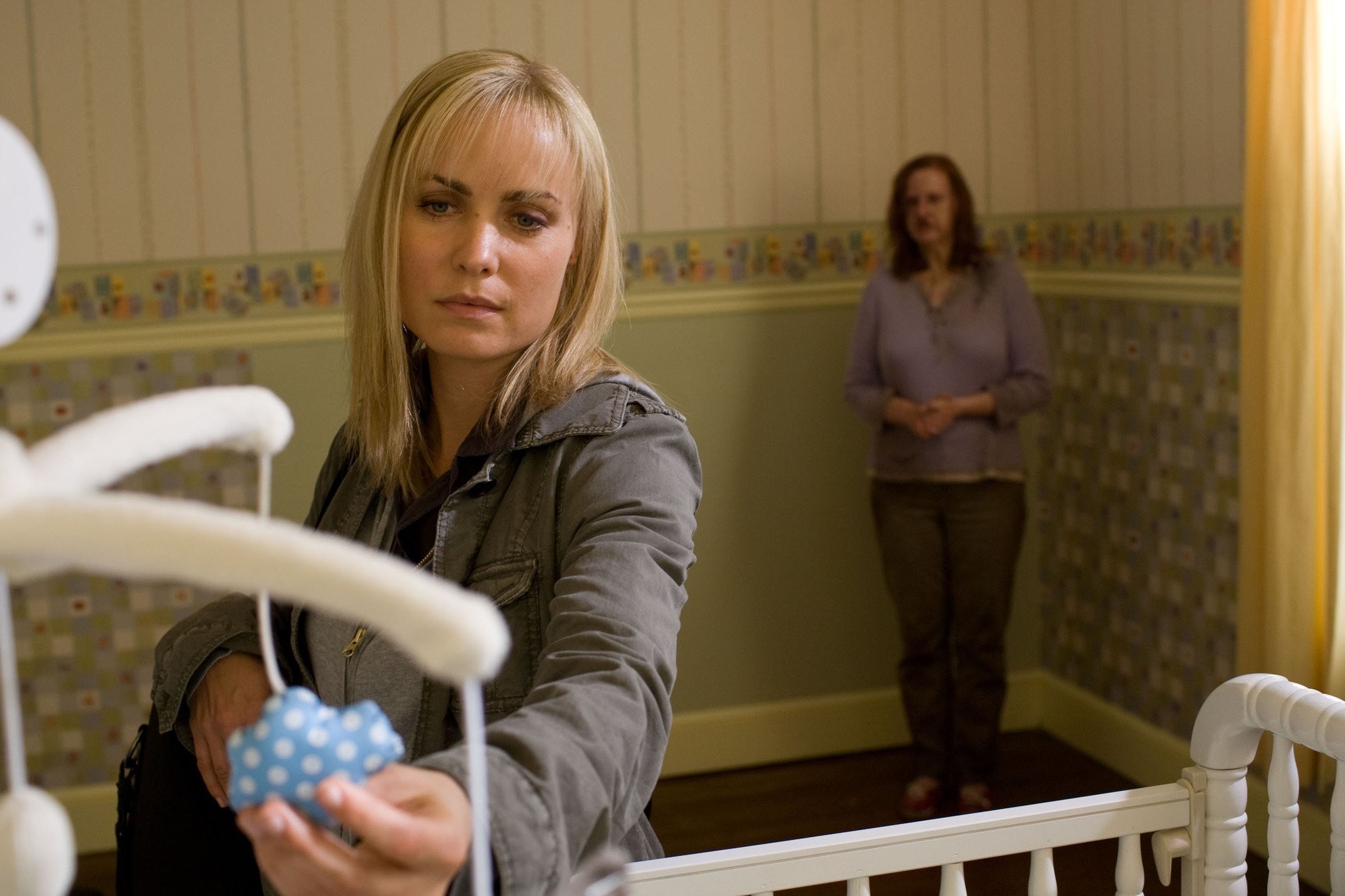 Radha Mitchell in Безумцы (2010)