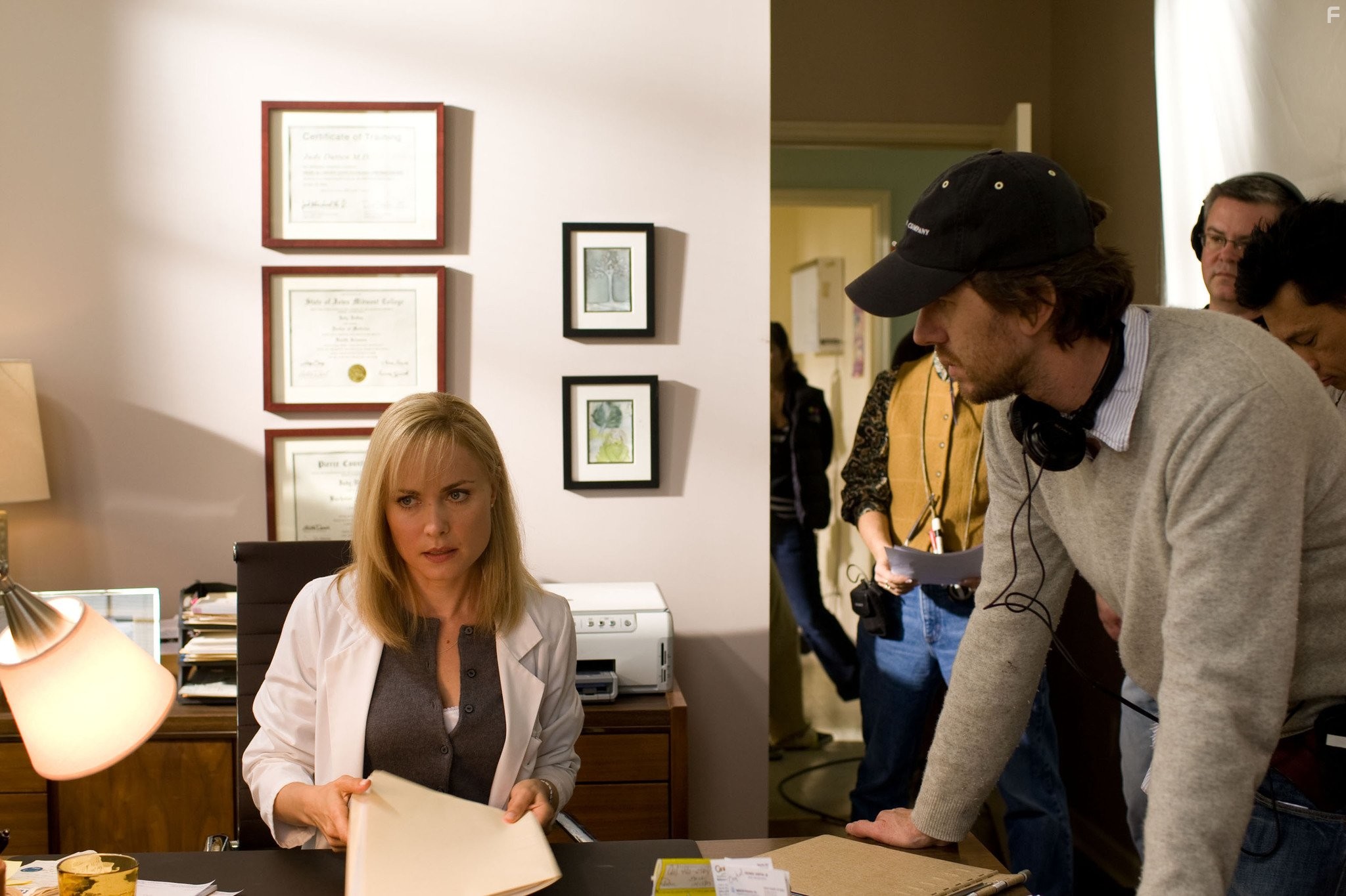 Breck Eisner and Radha Mitchell in Безумцы (2010)