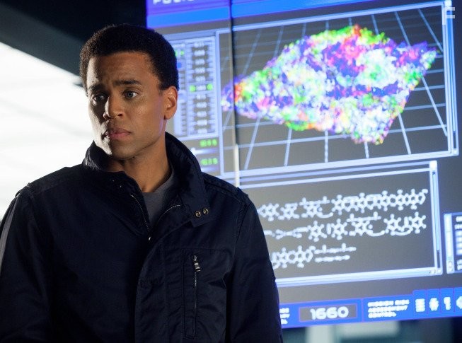 Michael Ealy in Почти человек (2013)
