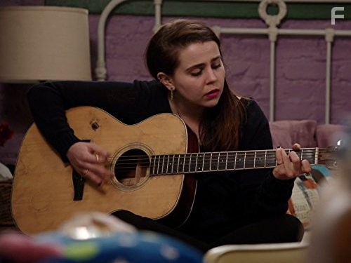 Mae Whitman in Родители (2010)