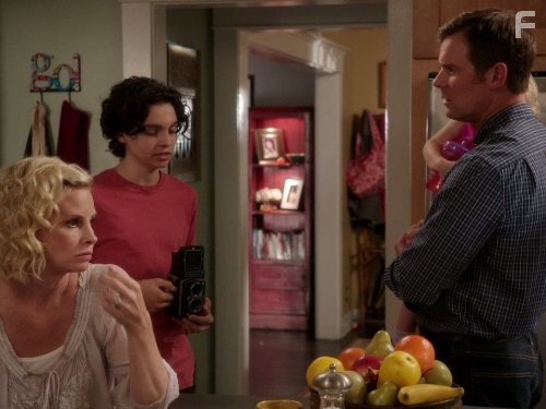 Monica Potter, Peter Krause, and Max Burkholder in Родители (2010)
