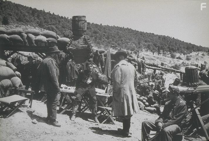 Clint Eastwood, Aldo Giuffr?, and Eli Wallach in Хороший, плохой, злой (1966)