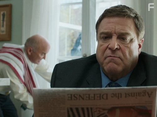 John Goodman and Matt Malloy in Альфа-дом: Pilot (2013)