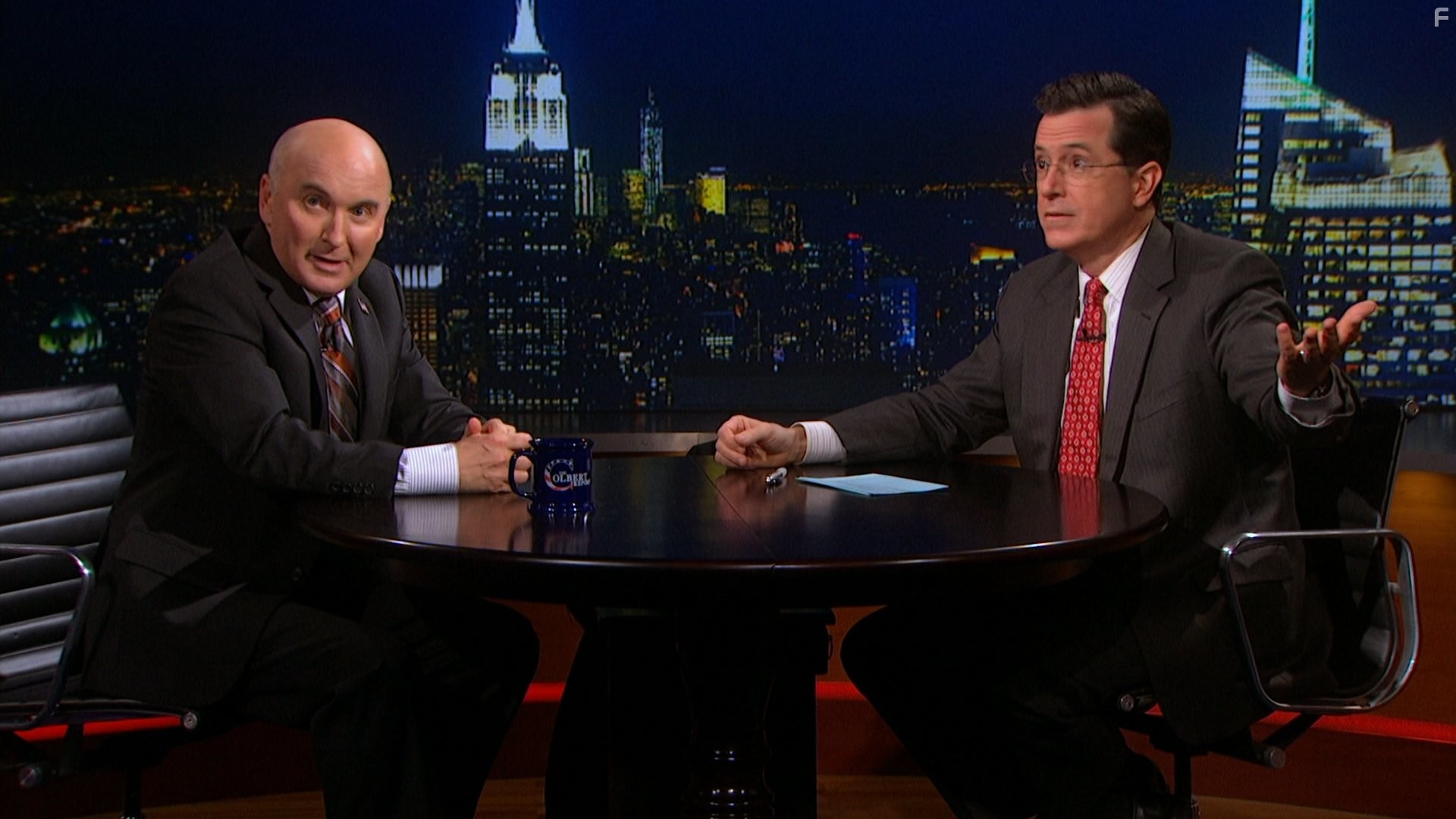 Stephen Colbert and Matt Malloy in Альфа-дом (2013)