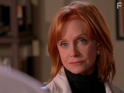 Swoosie Kurtz in Чак (2007)