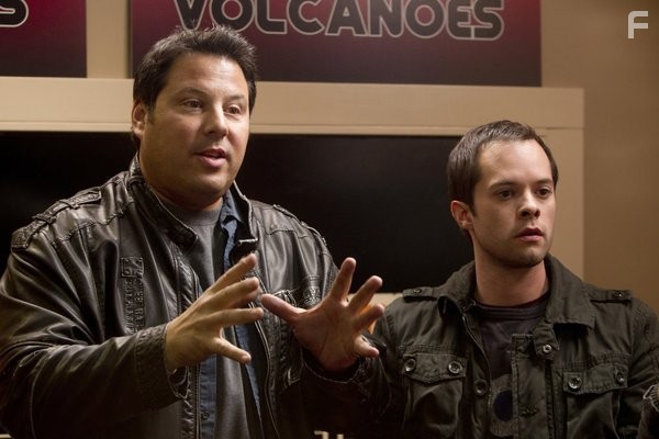 Greg Grunberg and Neil Grayston in Апокалипсис (2013)
