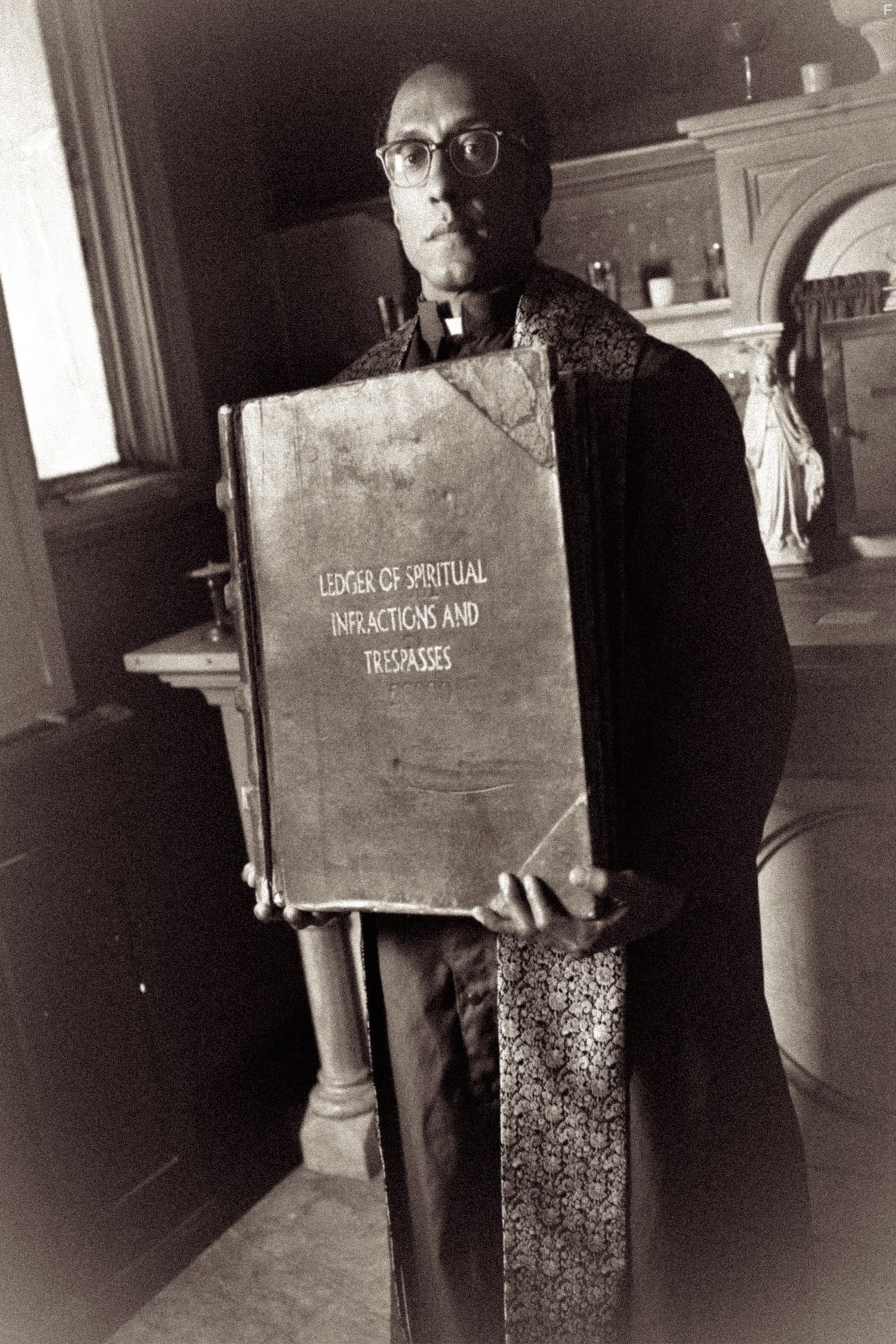 Andre Royo in Hellbenders (2012)