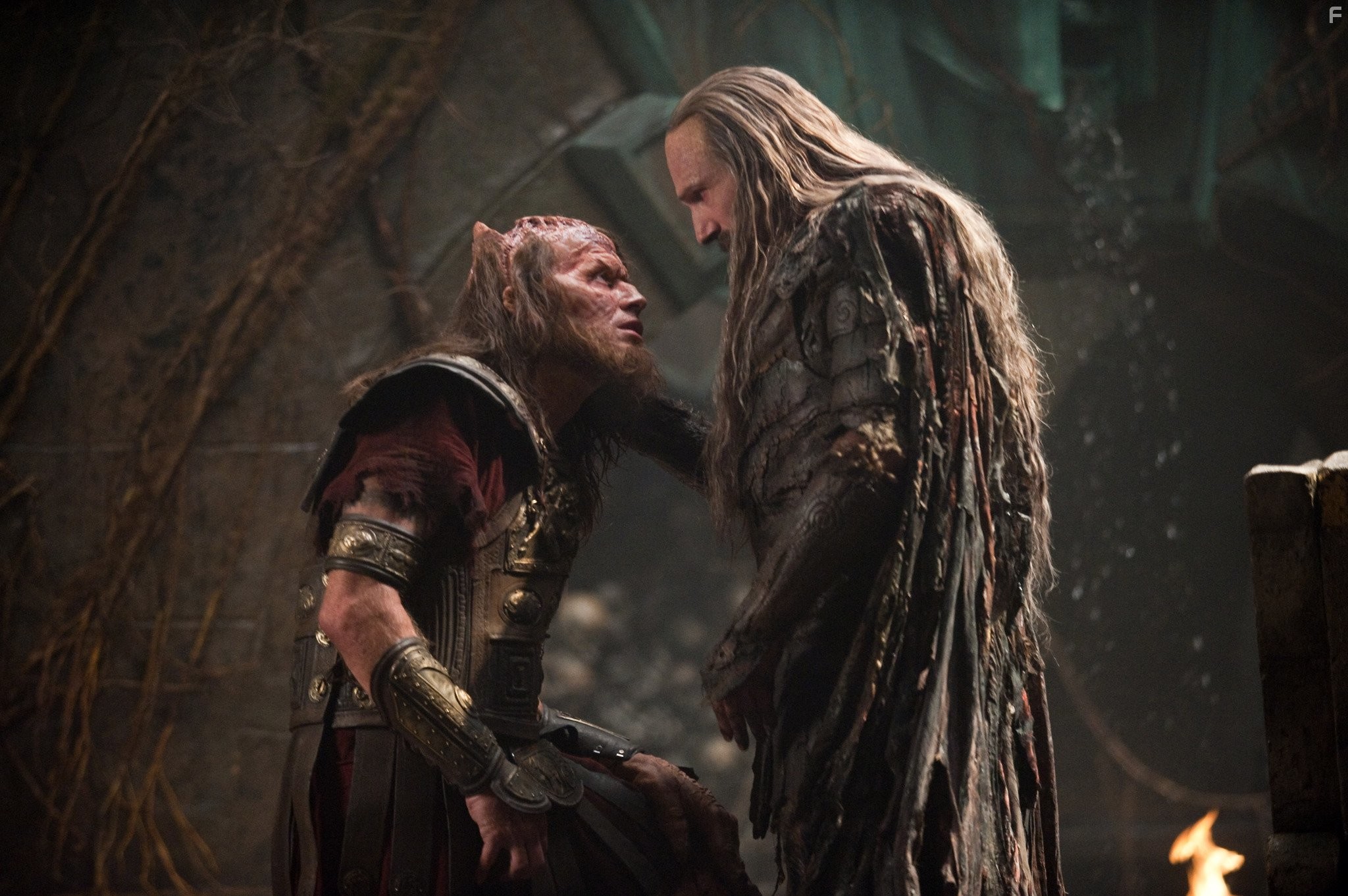 Ralph Fiennes and Jason Flemyng in Битва титанов (2010)