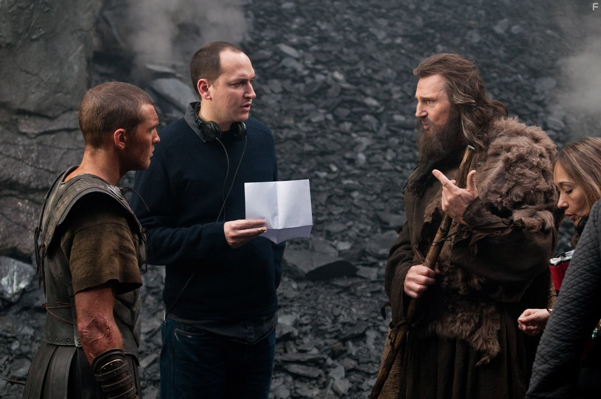 Liam Neeson, Louis Leterrier, and Sam Worthington in Битва титанов (2010)
