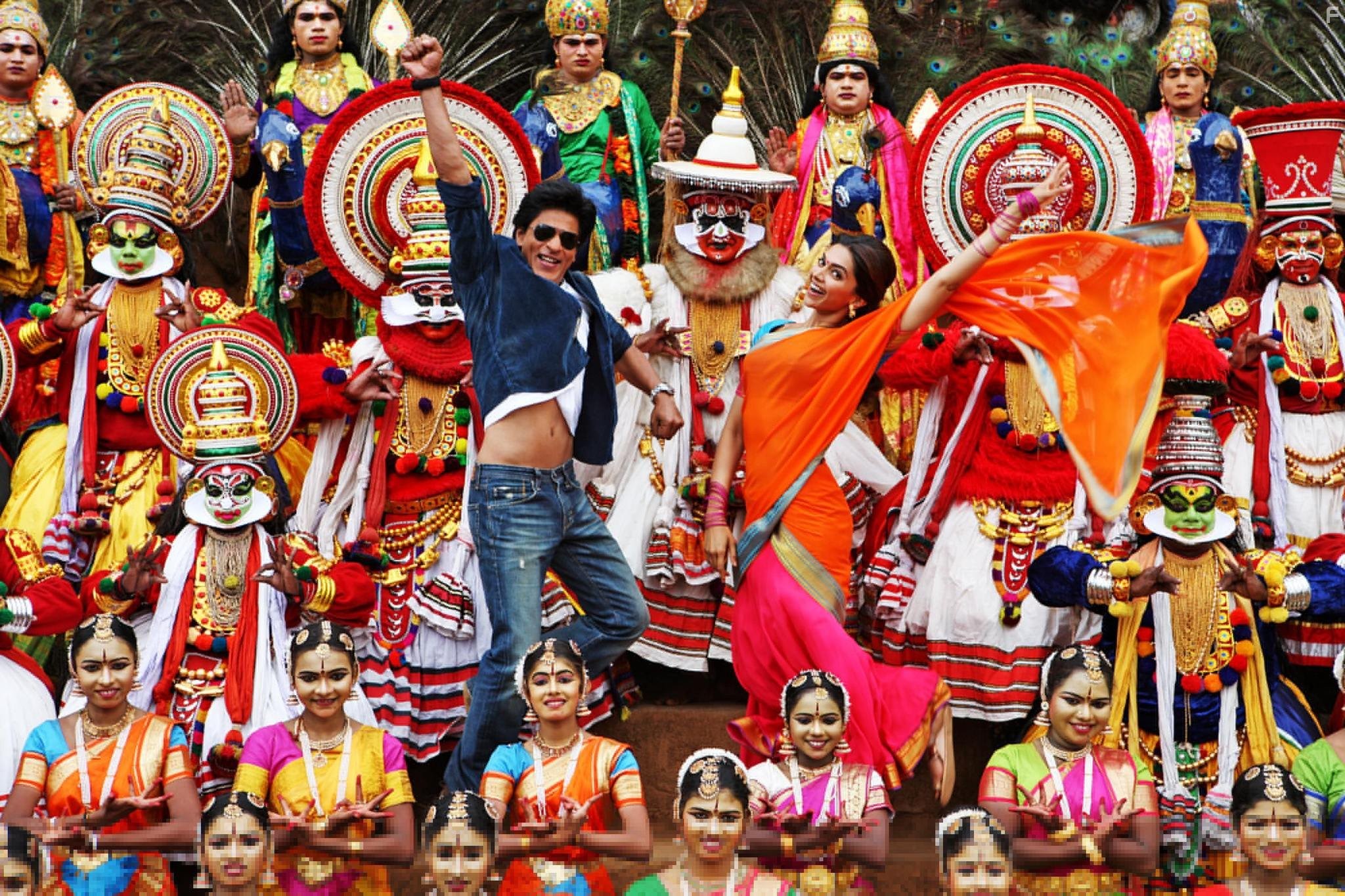 Shah Rukh Khan and Deepika Padukone in Чeннайский экспресс (2013)